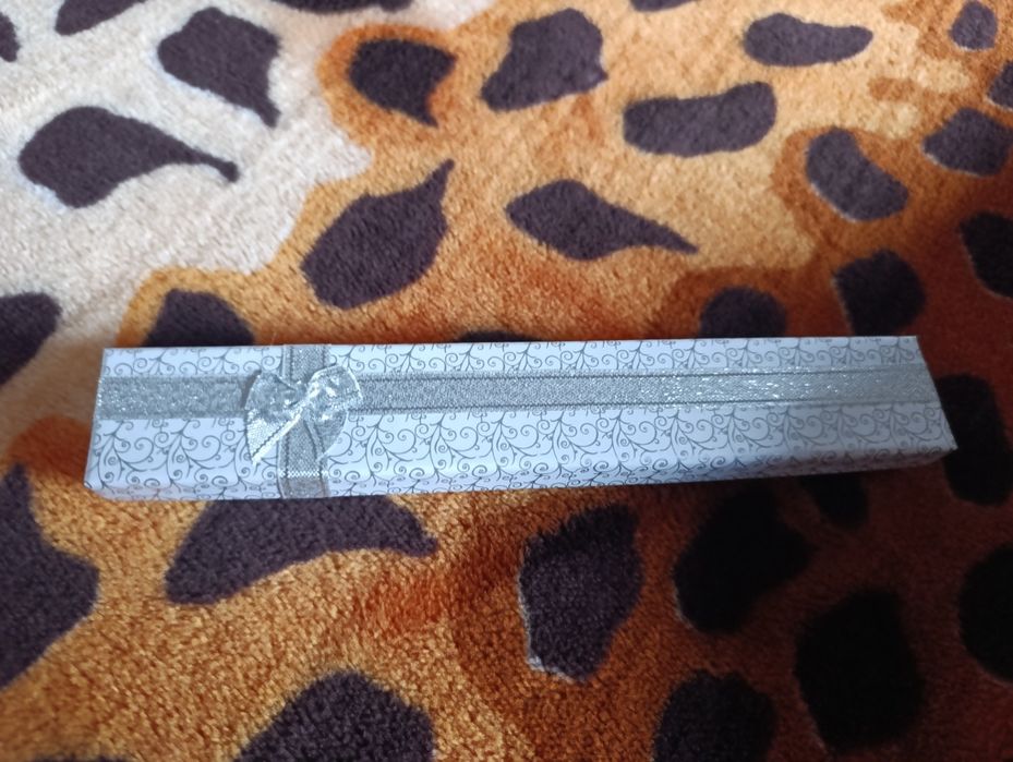 Сребърен ланец с камъни сваровски