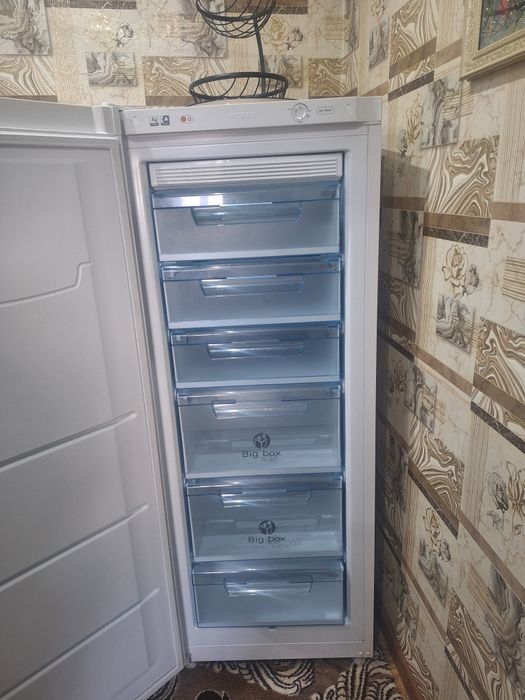 Продам морозильную камеру