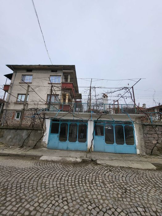 Продава се Къща в Пещера - 500 кв.м за 194 €/кв.м - Снимка #1