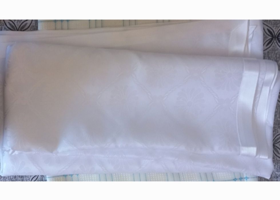 Продам Скатерть тканевая