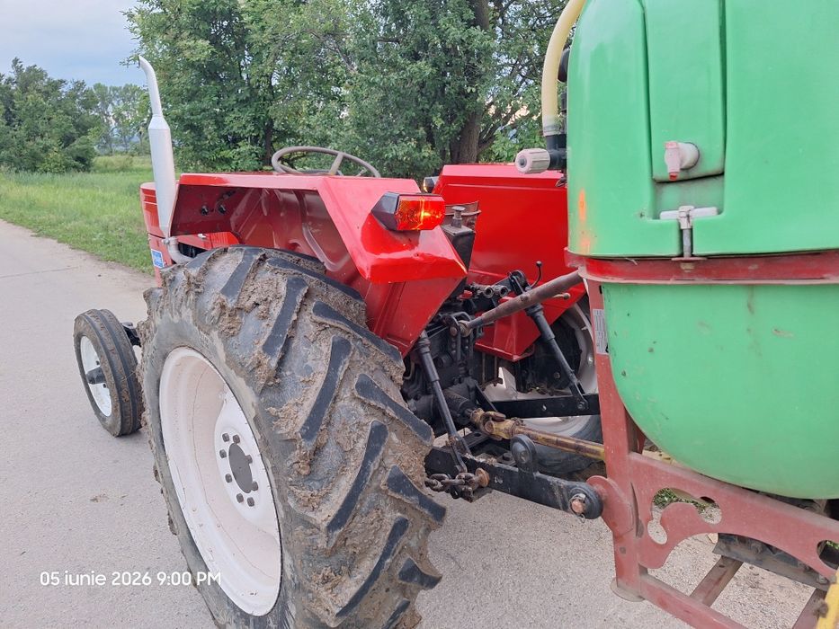 Tractor Universal 445 af:1995 Carte Ro!