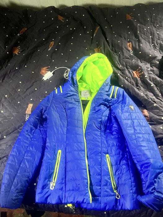 Продам куртку весна ,осень