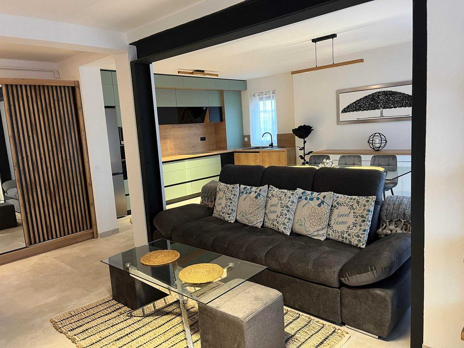 Apartament de inchiriat , complet mobilat si utilat ! Prima inchiriere