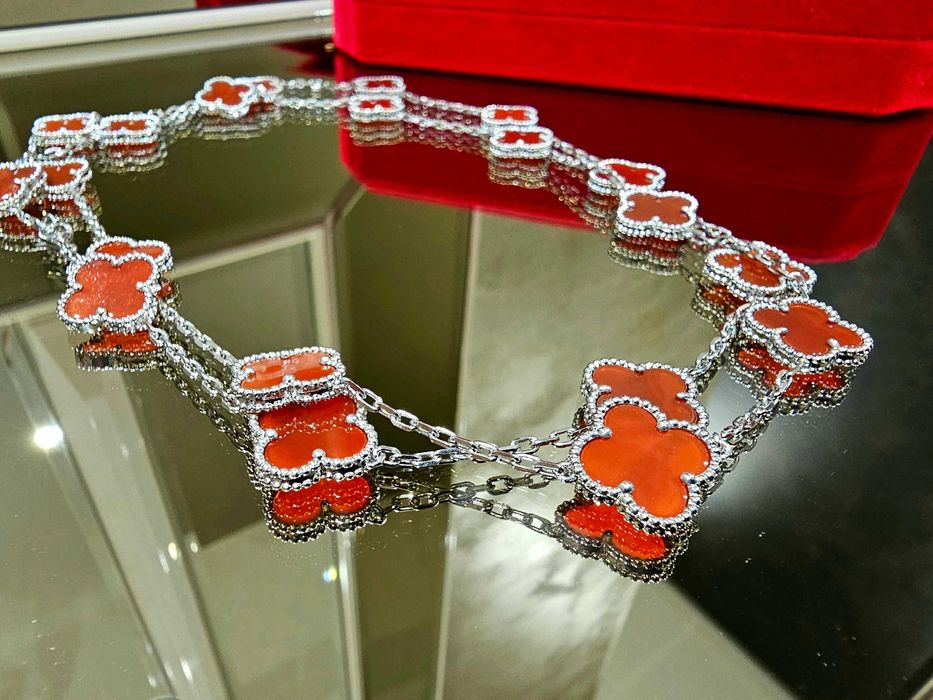 Van Cleef & Arpels VCA Silver Red Alhambra 20 Motifs Дамско Колие