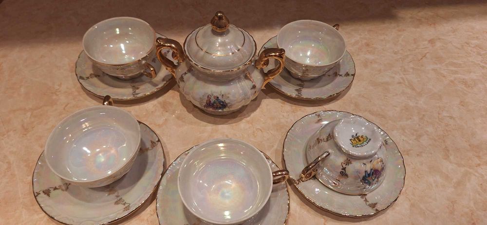 Порцеланови чаши