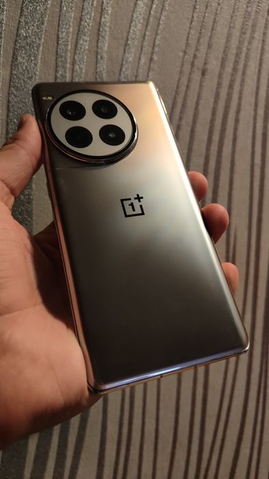 Продам смартфон OnePlus ванплас