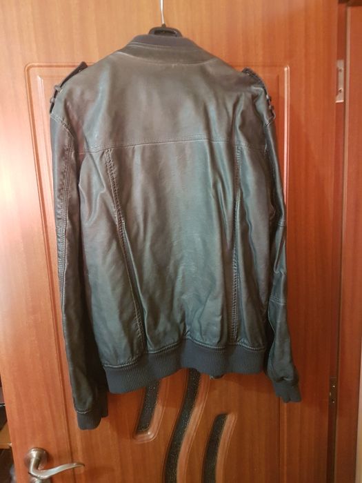 Geaca din piele. Piele.