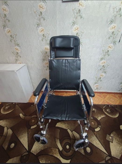 Продам инвалидную коляску новую