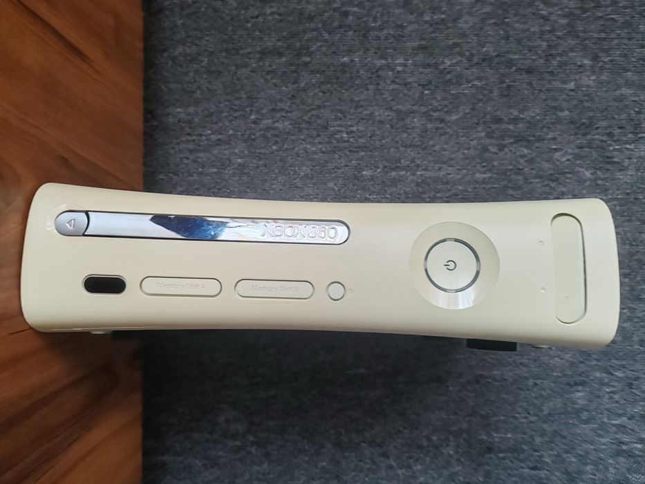 Xbox 360 fat 2007 +Controller+Joc FIFA 17