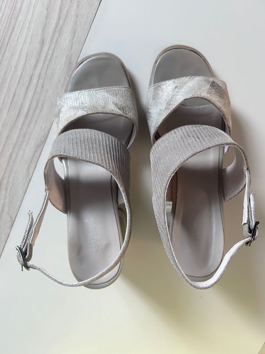 Дамски бежови сандали с висок ток - Gabina