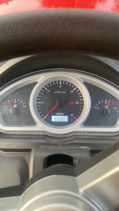 Трактора вече е регистриран ,  нов . ГО, ГТП, 25 к.с.  4х4 ,фреза