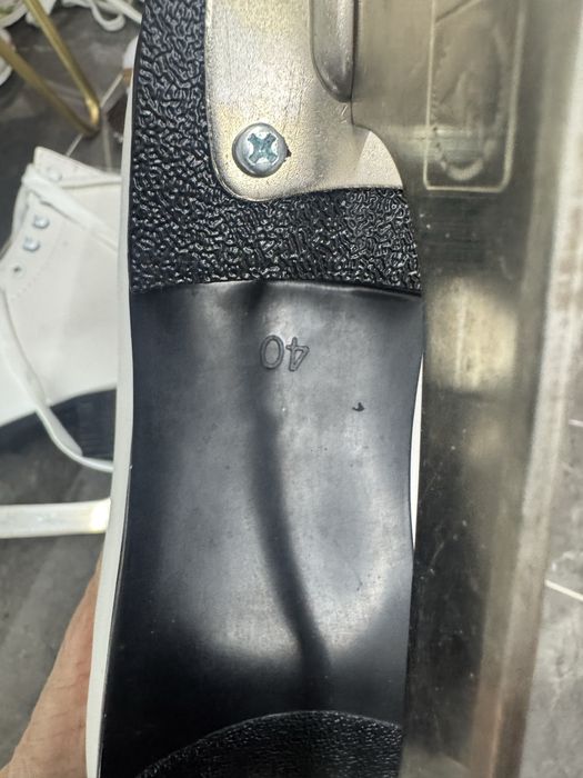 Коньки финурные graff