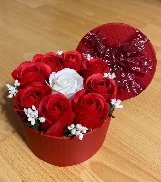 Aranjament 101 trandafiri de săpun