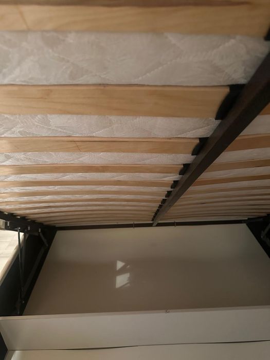 Продам 2х спальную кровать