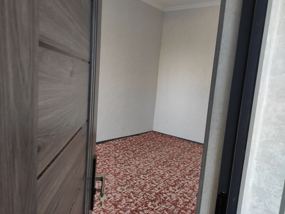 Квартира 3 хона. Янги курилган, катта йул юзига.