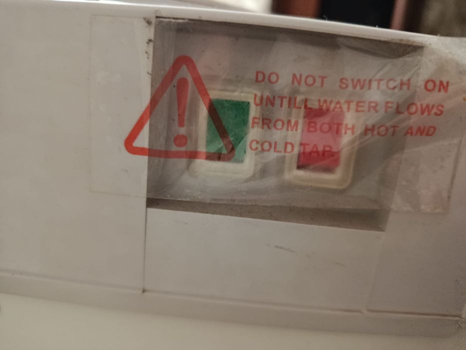 Диспенсер для воды (шкаф)