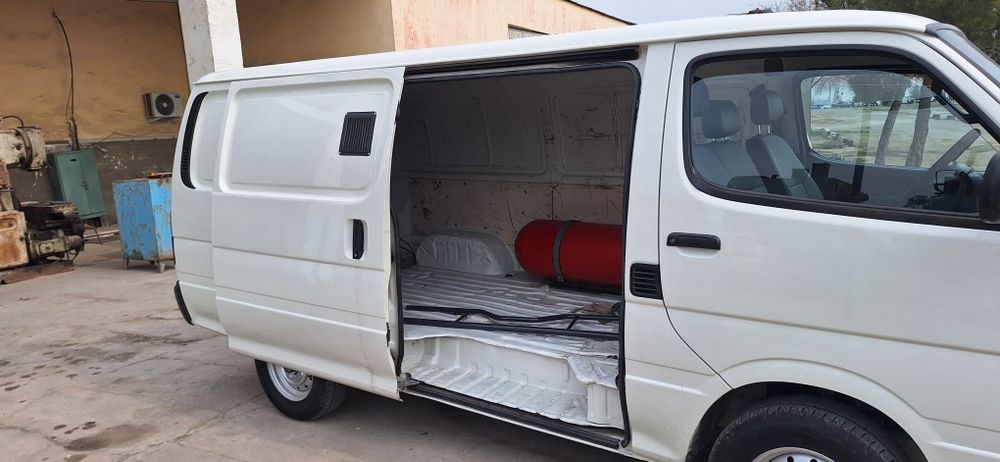 тойота  ниасе  фургон 2003  йил