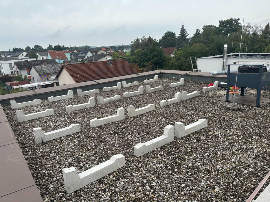 Suport panouri fotovoltaice din beton pentru acoperiș plat sau la sol