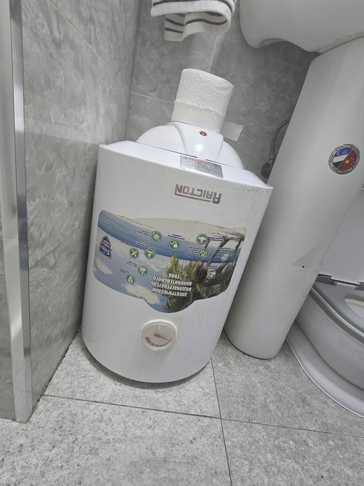 Водонагреватель  Аристон Ariston