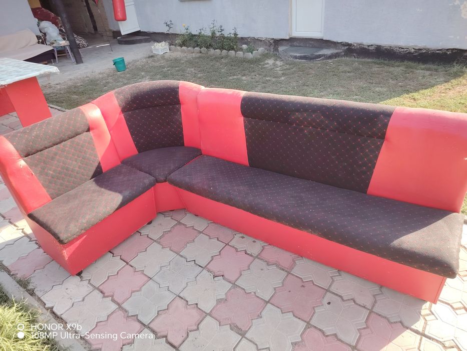 Угловой стол. Кухонный
