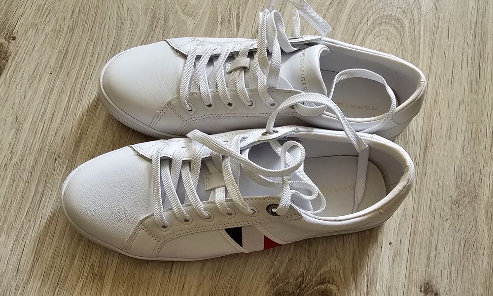 Дамски кецове Tommy Hilfiger