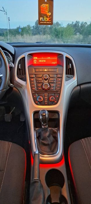 Opel astra j 2011,1.4 Turbo