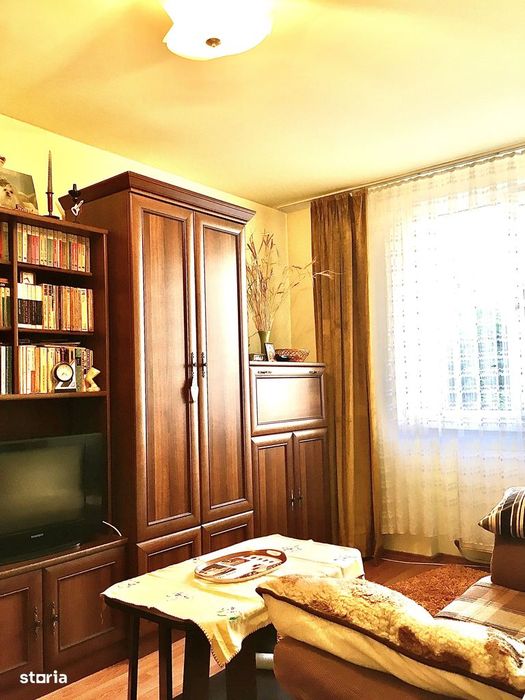 Vând apartament 2 camere, zonă centrală, Deva