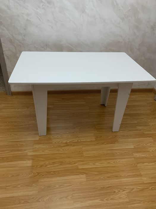 Стол обеденный продается