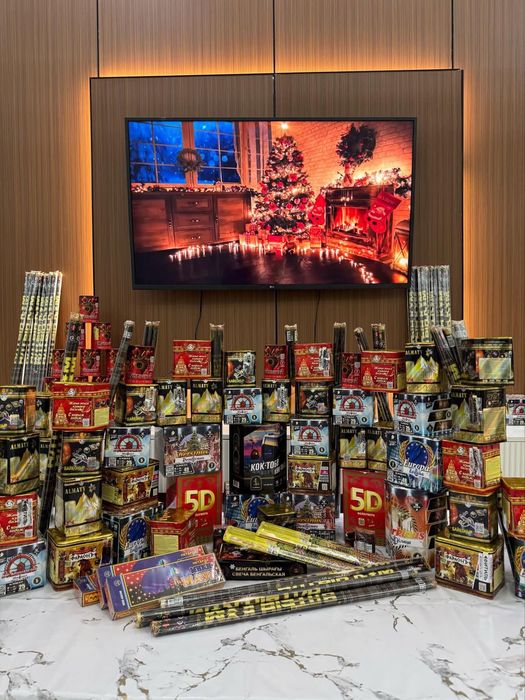 Салют!!!
Хороший выбор салютов,
яркие эффекты и красивый результат