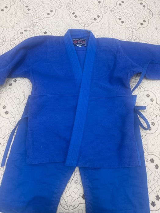 Продам кимоно б/у