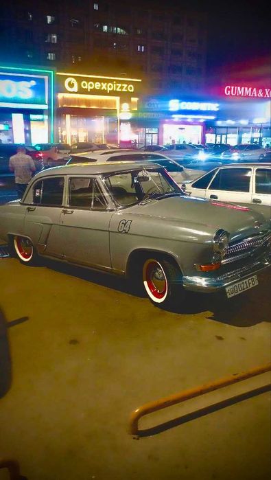 Аренда прокат ретро автомобиль с водителем (ГАЗ21 1964)