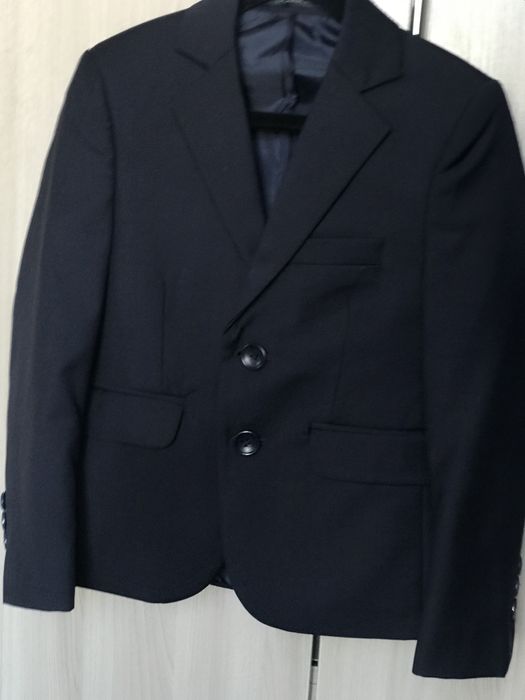 Продам одежду для школы на мальчика