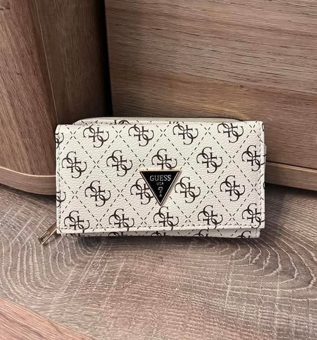 Дамско портмоне Guess