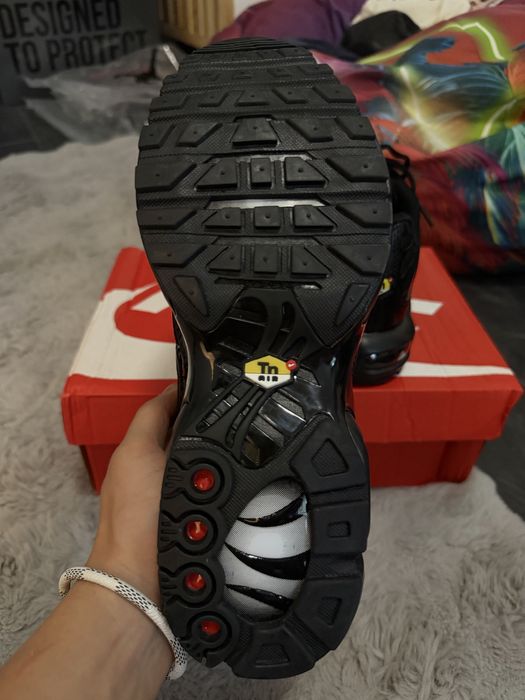 Vand Adidasi Nike Tn
