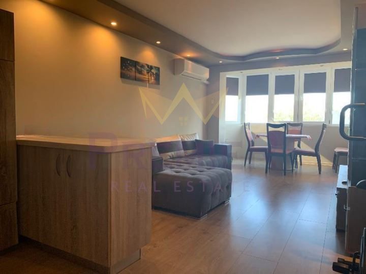 Дава се под наем Мезонет в Варна, Бриз - 110 кв.м за 850 € - Снимка #3