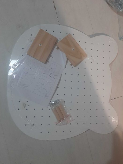 Дървен рафт за стена