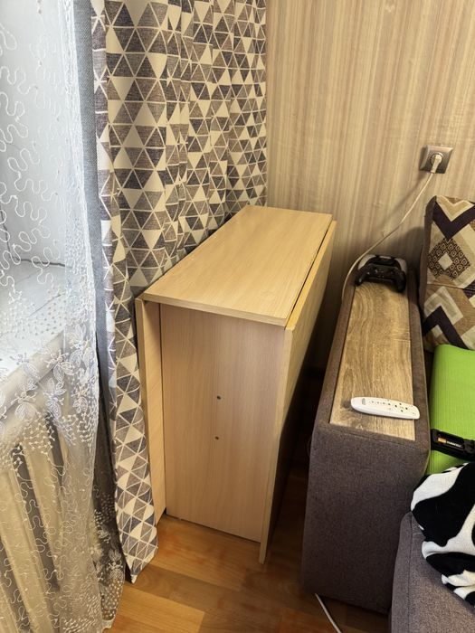 Продам стол книжка