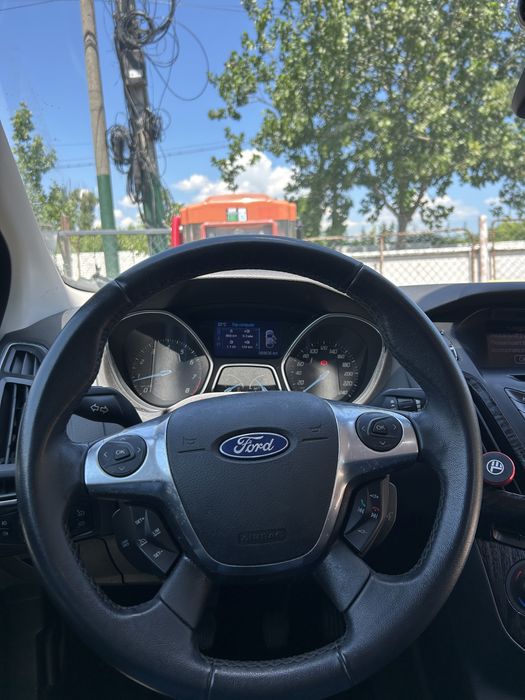 FORD Focus 2011 — imagine 4