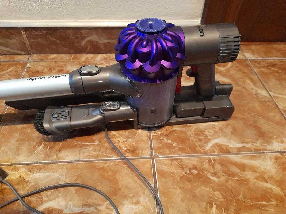 Vand aspirator vertical Dyson V 6 slim