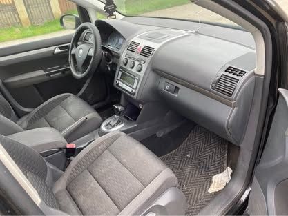 Vând / Dezmembrez Volkswagen Touran 1.9 TDI 105 CP Automat – 2009