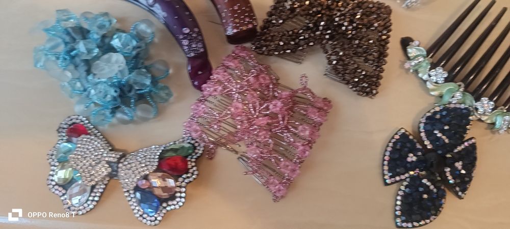 Заколки для волос