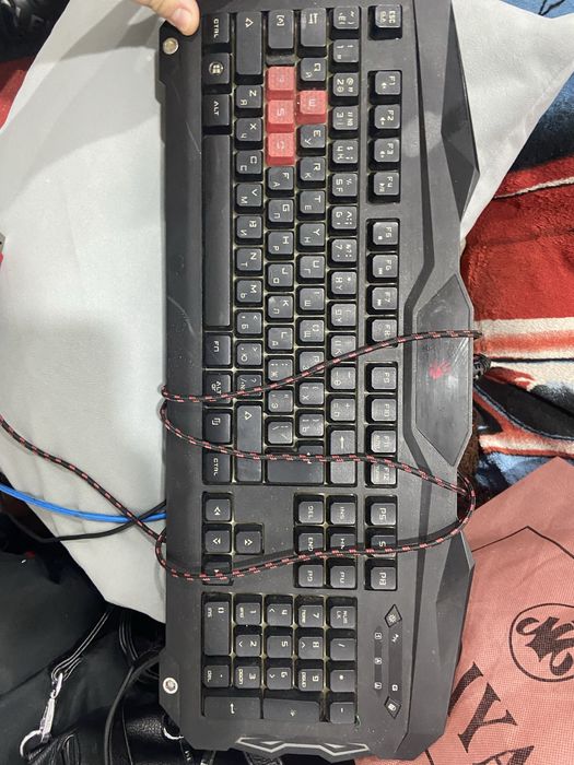 Продам колонки руль и клавиатуры