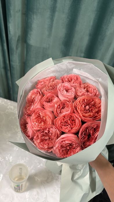 Продается цветы роза 15штук