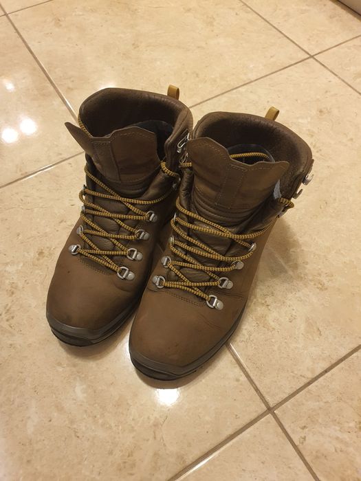 Vând bocanci Quechua din piele impermeabili 44