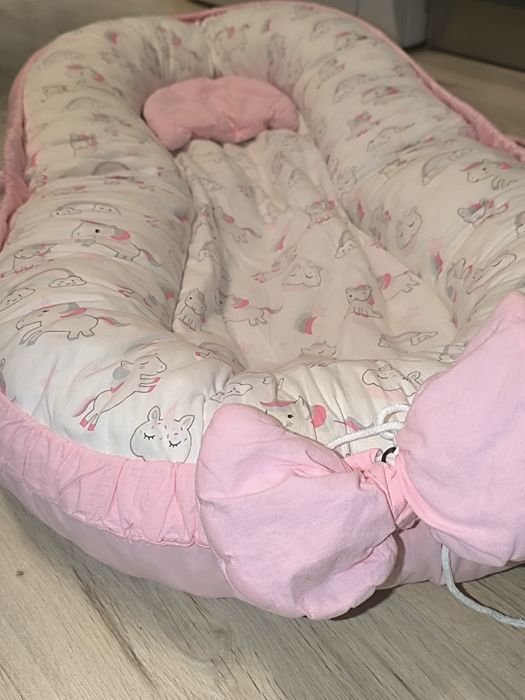 Бебешко гнездо (легълце) с възглавничка