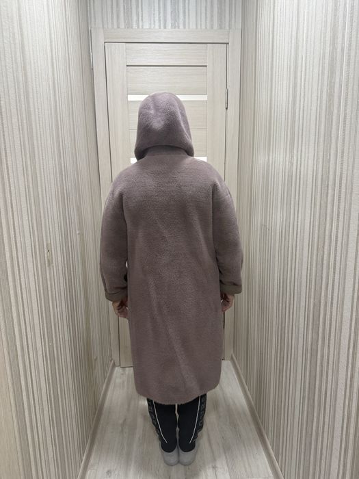 Продаю тёплую женскую дублёнку
