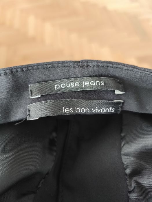 Дамски черен елек на марката Pause