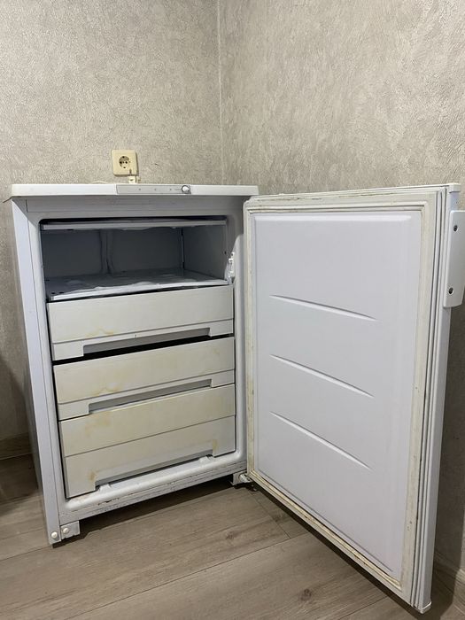 Продам морозильную камеру