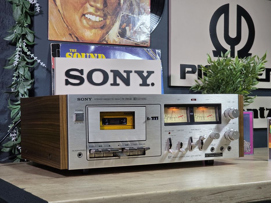 Casetofon deck SONY TC-206 SD, vintage stereo argintiu, laterale lemn, vumetre, impecabil