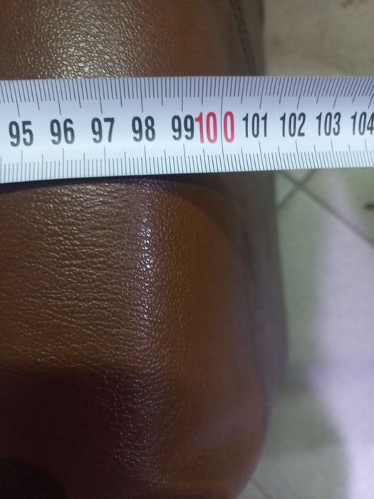 Пуфик из кожезаменителя.